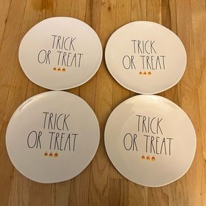 Rae Dunn Trick or Treat Candy Corn Plates 4ct